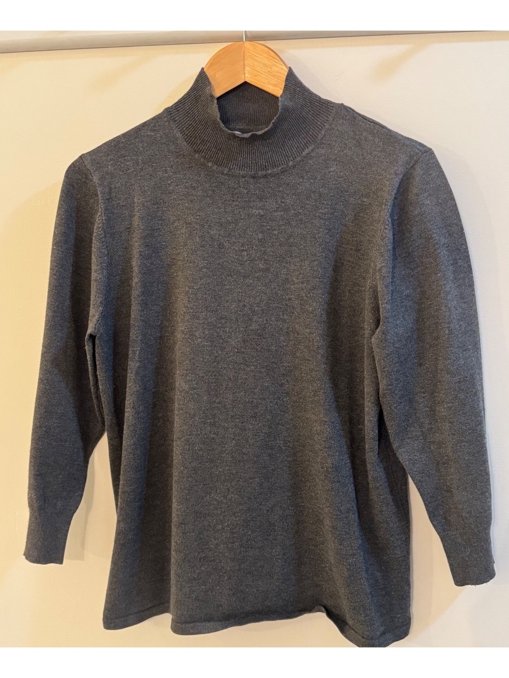 Grace Women's XL Gray Turtleneck Top